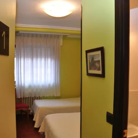 בית הארחה Reconquista 3*