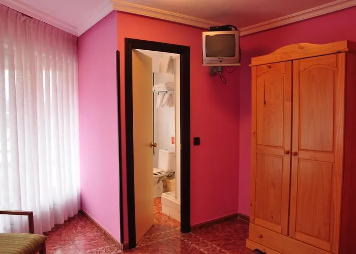 Reconquista Pensión 3*